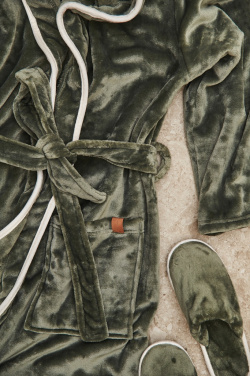 Logotrade Logogeschenke das Foto: VINGA Louis Luxus Plüsch GRS rPET Bademantel Größe S/M