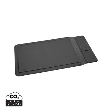 Logotrade Werbegeschenke das Foto: Swiss Peak magnet. 15,6" Laptop-Sleeve mit 15W Ladefunktion