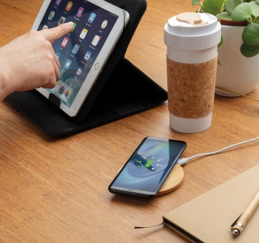 Logo trade corporate gift photo of: Bamboo 5W round wireless charger