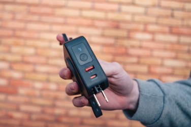 Logotrade reklaamtooted pilt: Urban Vitamin Saratoga 5 in 1 universaalne laadija