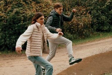 Logo trade firmakingitused foto: Iqoniq Meru meeste taaskasutatud polüestrist vest