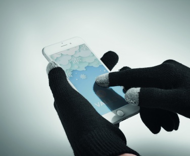 Logo trade firmakingituse pilt: Talvekomplekt taaskasutatud materjalist, kindad, müts ja sall