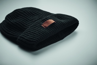 Logotrade ärikingi foto: Talvekomplekt taaskasutatud materjalist, kindad, müts ja sall