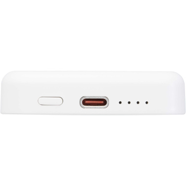 Logotrade firmakingituse foto: Acrab 5000 mAh 15W magnetiline juhtmevaba varupatarei koos 20W PD-ga - valmistatud taaskasutatud plastist
