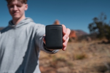 Logo trade liikelahjat tuotekuva: Skywave aurinkovoimakuulokkeet RCS kierrätetystä muovista