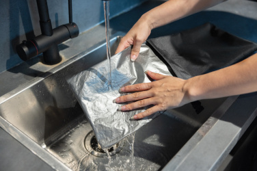 Logotrade liikelahja mainoslahja kuva: Snackstrap AWARE™ RPET taitettava eväslaukku 30x20CM