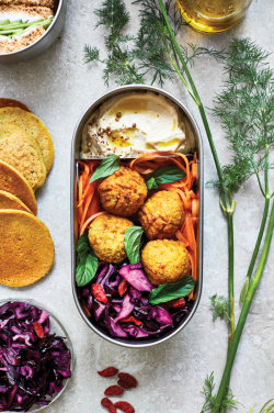 Logo trade mainoslahjat ja liikelahjat kuva: Black+Blum teräksestä valmistettu kaksiosainen eväsrasia