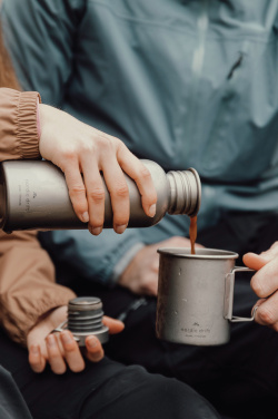 Logotrade liikelahjat mainoslahjat tuotekuva: Nordic trail-ultrakevyt titaaninen muki 450ml