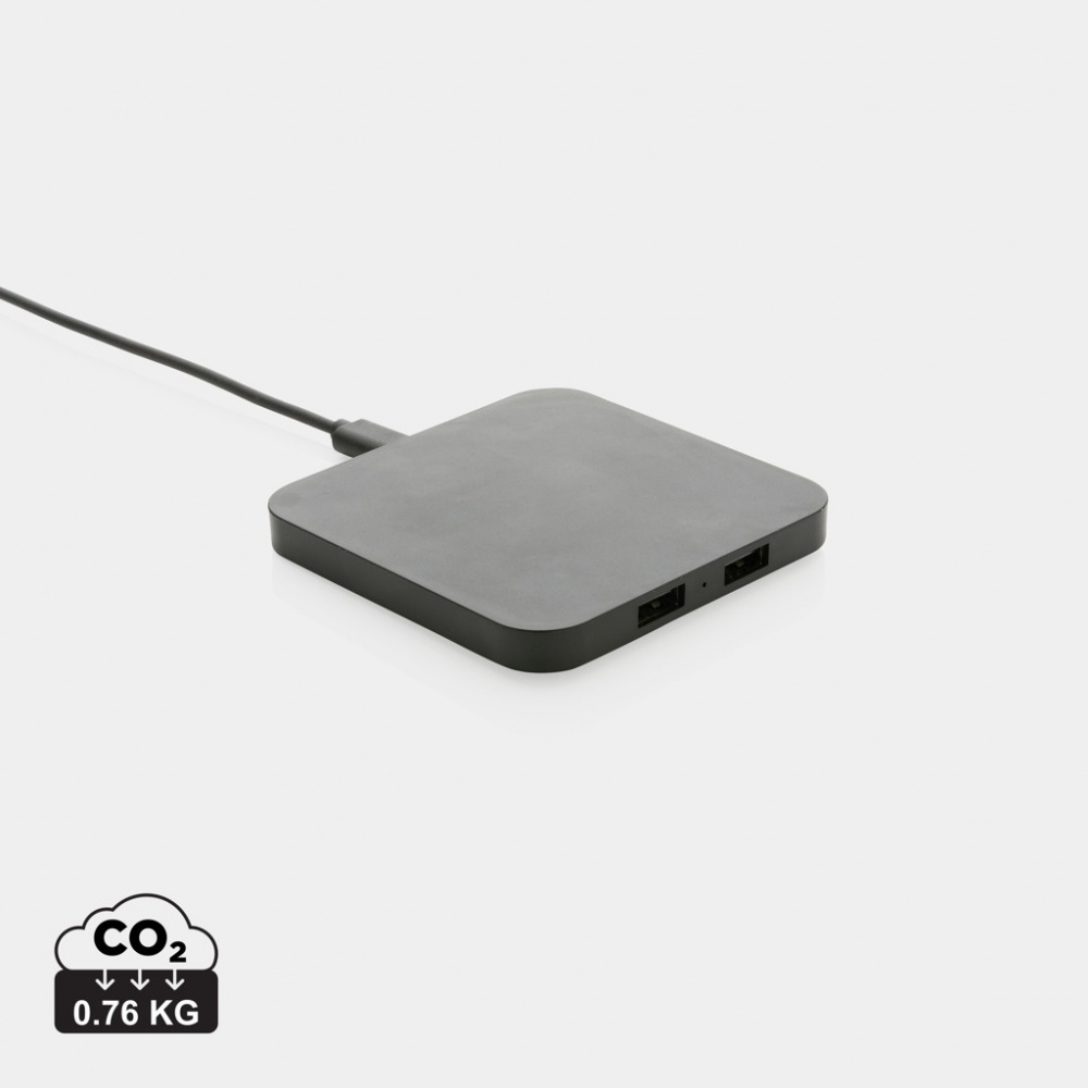 Logotrade korporatīvās dāvanas foto: RCS pārstrādāta plastmasas 10 W bezvadu lādētājs ar USB portiem