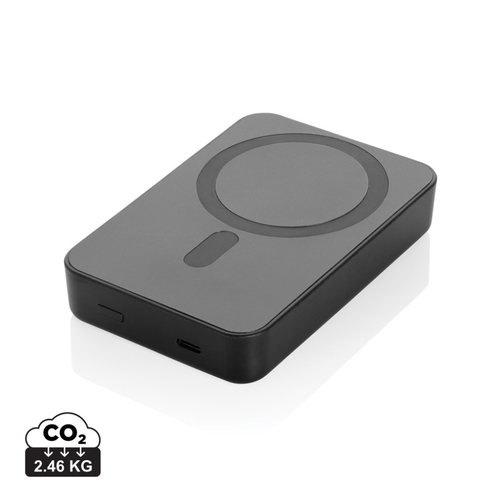 Logotrade Ideja dāvanas foto: Amporia RCS pārstrādātas plastmasas 10.000mAh magnētiskā pārnēsājamā baterija