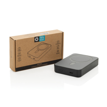 Logotrade logo dāvanas foto: Amporia RCS pārstrādātas plastmasas 10.000mAh magnētiskā pārnēsājamā baterija