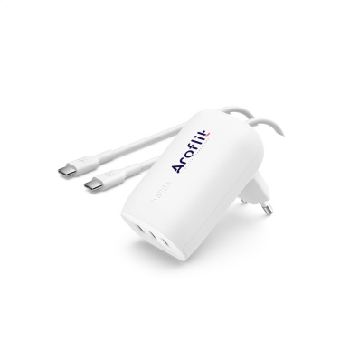 Лого трейд бизнес-подарки фото: Зарядное устройство Belkin BoostCharge с 3 портами
