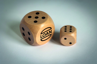 Логотрейд pекламные подарки картинка: Schima wooden dice 3cm dia
