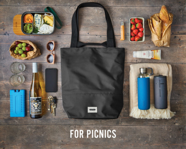 Логотрейд бизнес-подарки картинка: Черная термосумка-тоут/холодильник Blum 16 л