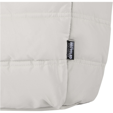 Лого трейд бизнес-подарки фото: Спортивная сумка Puffer для ноутбука с диагональю экрана 15,6 дюйма, изготовленная из переработанных материалов согласно стандарту GRS, объемом 18 л