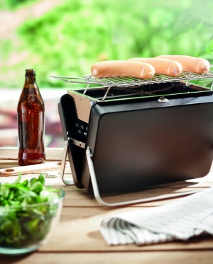 Logotrade kampanjprodukter bild: Bärbar kolgrill med stativ