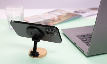 Logotrade profilprodukter bild: Magmount RCS telefonställ i bambu och återvunnen plast